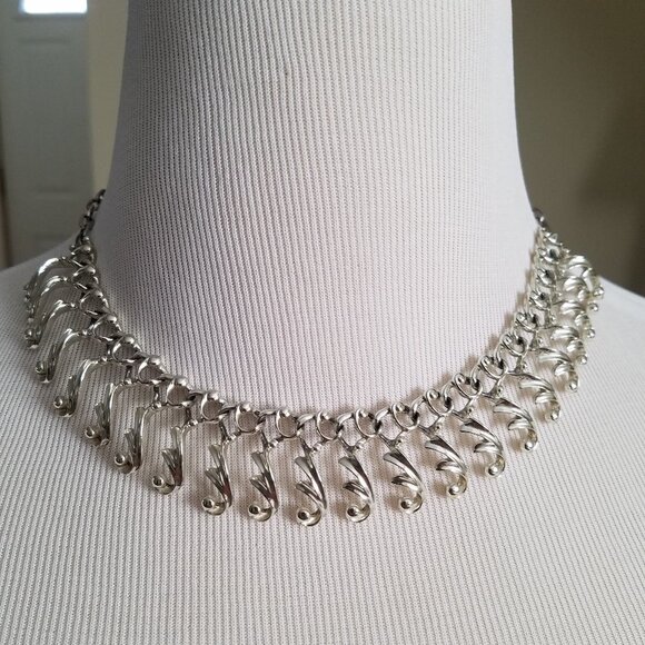 no brand Jewelry - Free with $20 purchase 17" Silver choker necklace